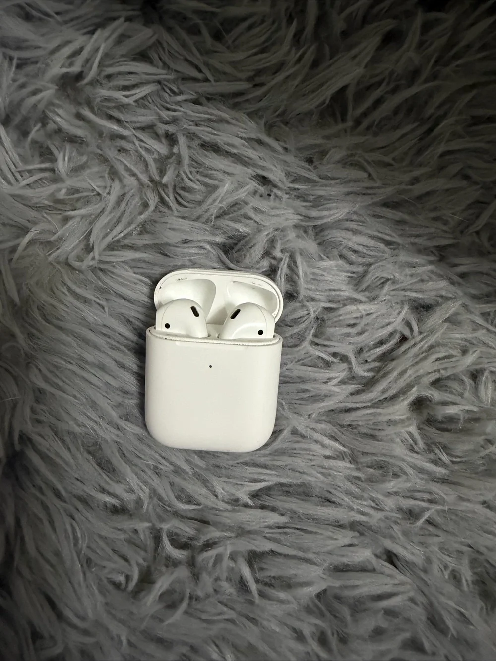 Apple White Wireless Earbuds with Charging Case
